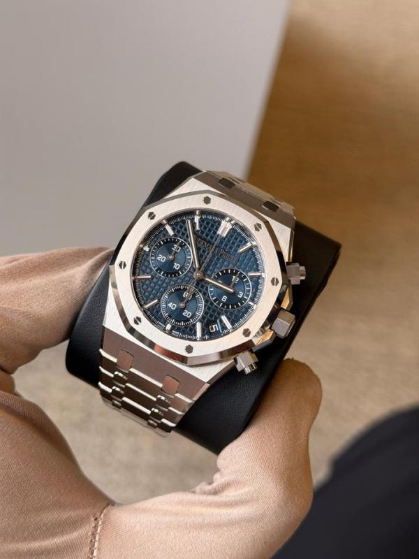 Aude.mars pigue_tRoyal Oak Chronograph Blue