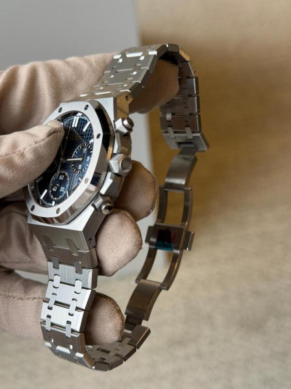 Aude.mars pigue_tRoyal Oak Chronograph Blue
