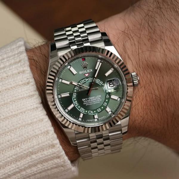 Role_x Oyster Perpetual Sky Dweller Silver-Green