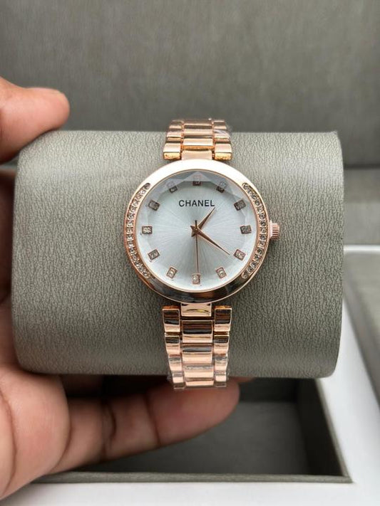 Chane_l women_diamond_rosegold_white_dial