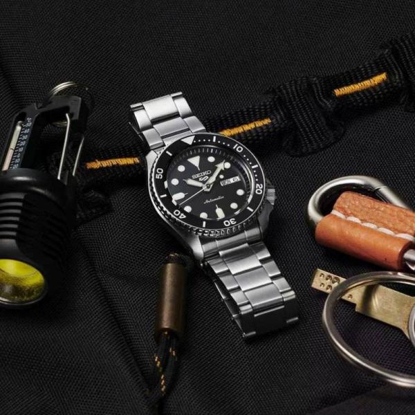Sei.ko 5 Sports Automatic silver Black