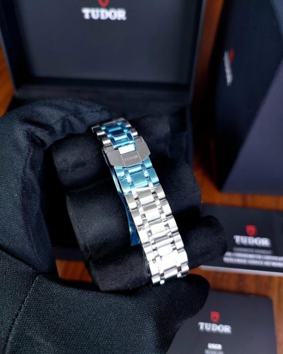 Tu.dor Royal automatic silver blue
