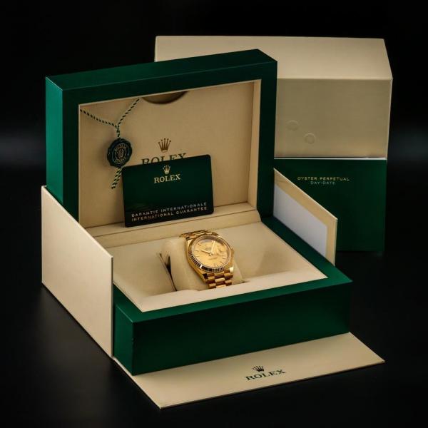 Role_x oyster Perpetual Day Date 40 Battery Gold-Gold