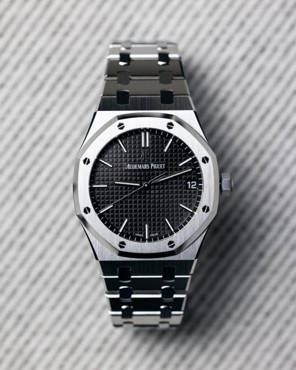 Audemaar_s Piguet Royal Oak Quartz Silver-Black