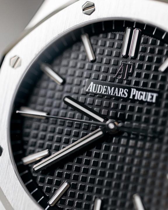 Audemaar_s Piguet Royal Oak Quartz Silver-Black
