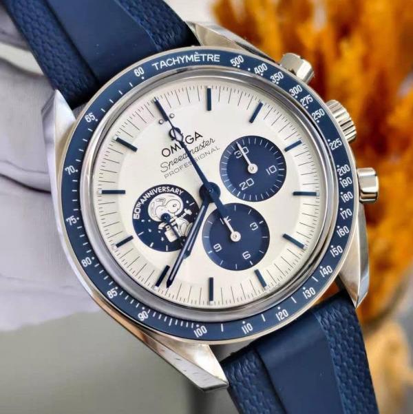 Omeg_a speedmaster Snoopy 50Th Anniversary