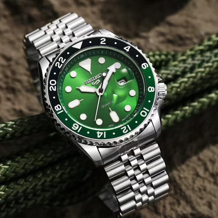 Sei.ko 5 Sports GMT Quartz Movement Silver Green