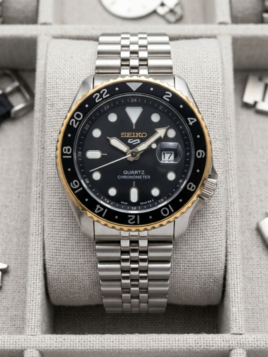 Sei.ko Gmt Master Gold Black Dial