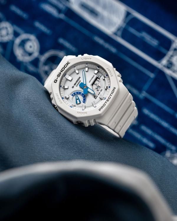 Ca.sio G- Shock GA-2100HDS-7A white