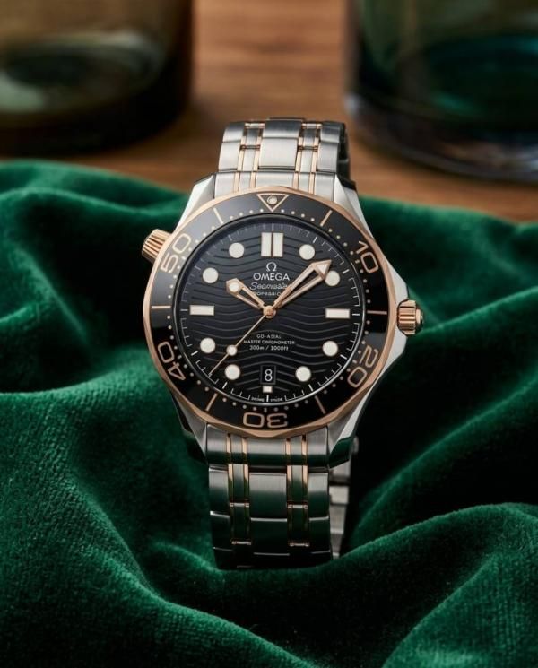 Omegg_a Seamaster Diver 300M Automatic 2Ton-Copper-Black