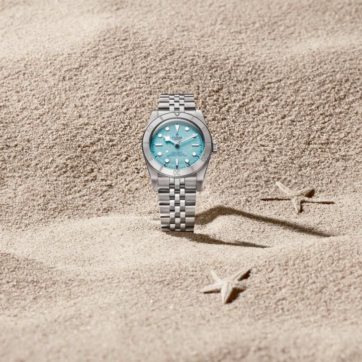 Tu.dor Black Bay 54 Lagoon Blue