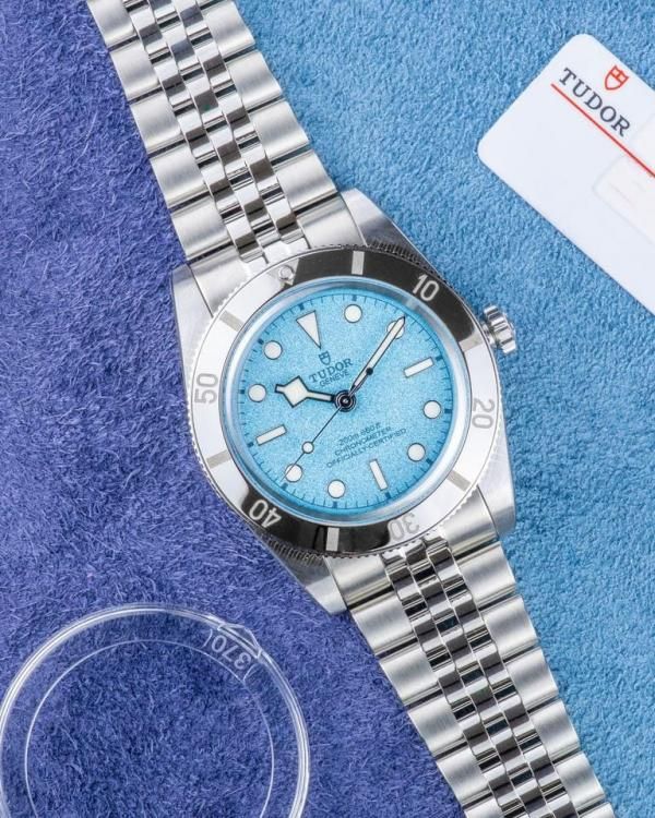 Tu.dor Black Bay 54 Lagoon Blue