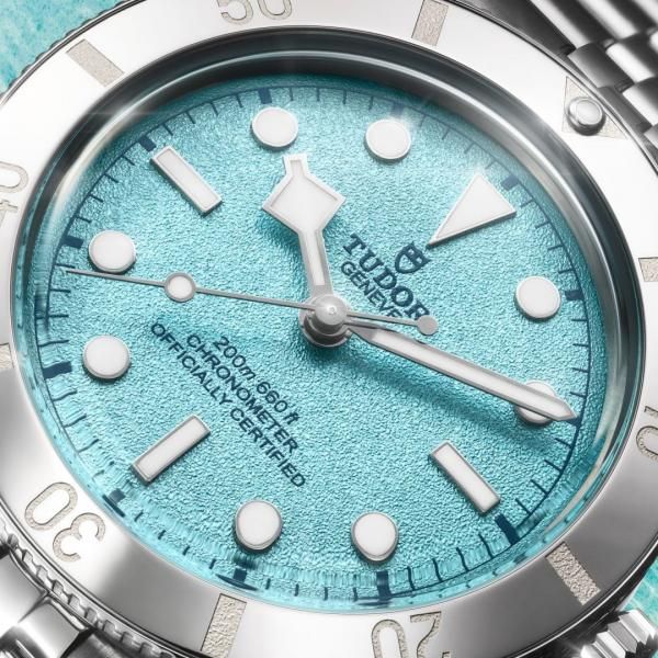 Tu.dor Black Bay 54 Lagoon Blue