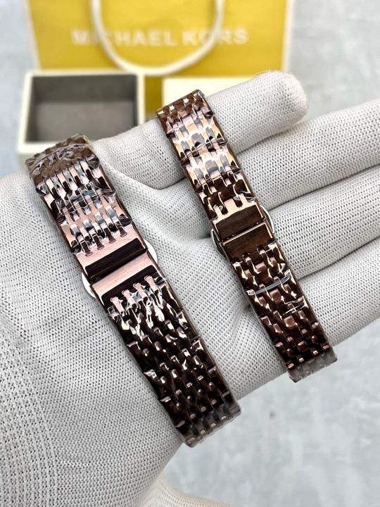 Citi.zen classic couple
