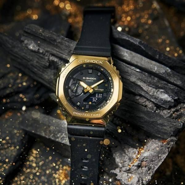 Ca.sio g shock gm2100 black gold