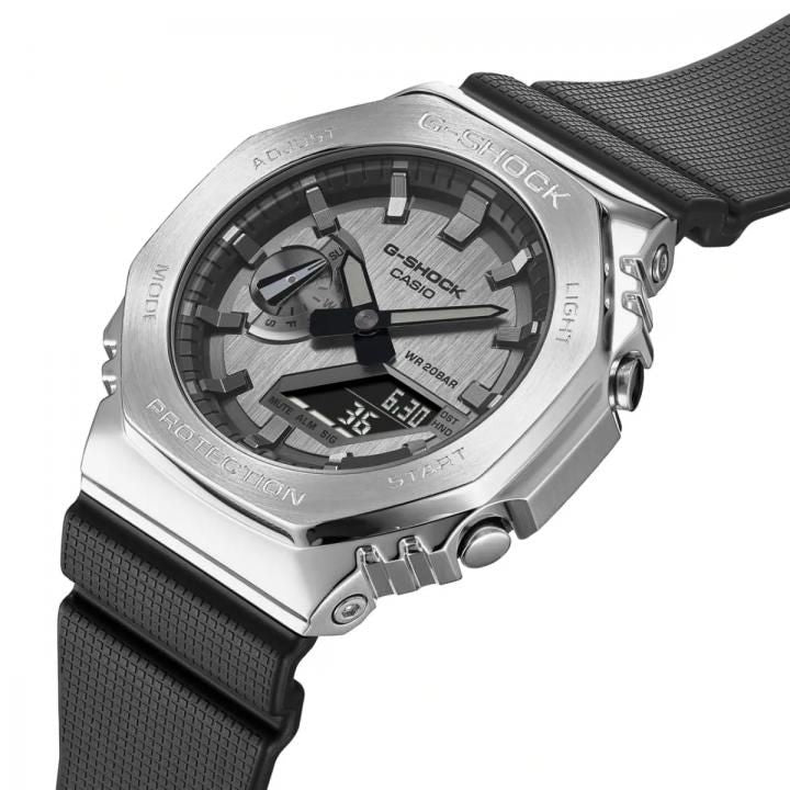 Ca.sio g shock gm2100 black silver Black