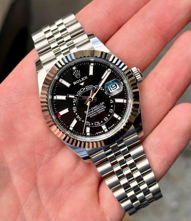 Rolee_x Oyster perpetual Sky Dweller