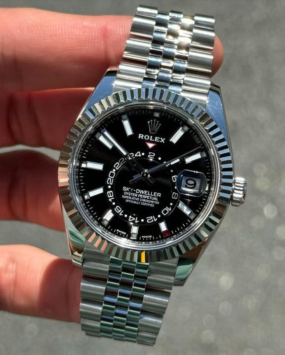 Rolee_x Oyster perpetual Sky Dweller