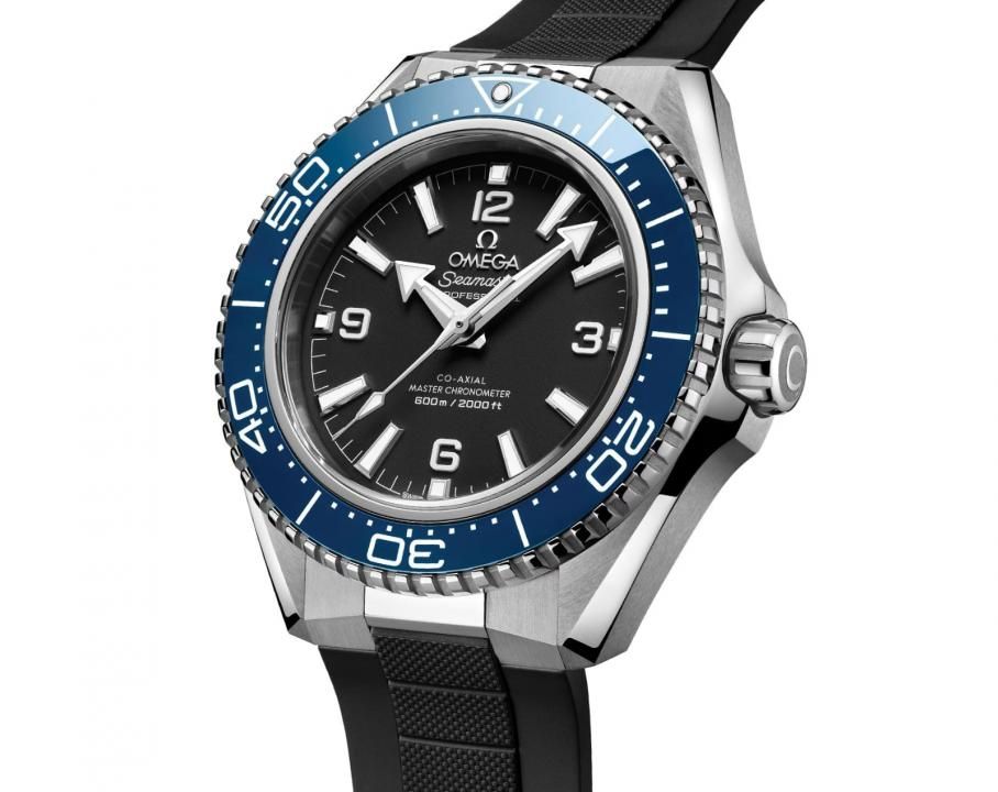 Omegg_a Seamaster Planet Ocean 600M Co-Axial Master Chronometer black blue