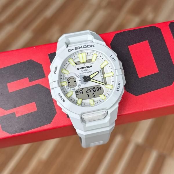 Ca.sio G Shock GBA-950-2A White