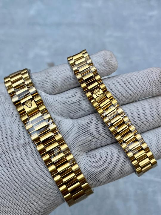 Role_x Day-Date Couple
