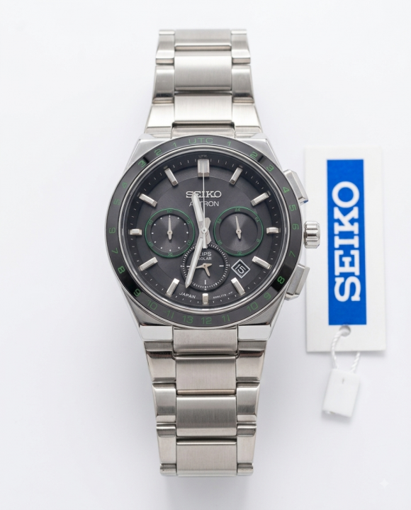 Sei.ko Astron Silver Black Dial