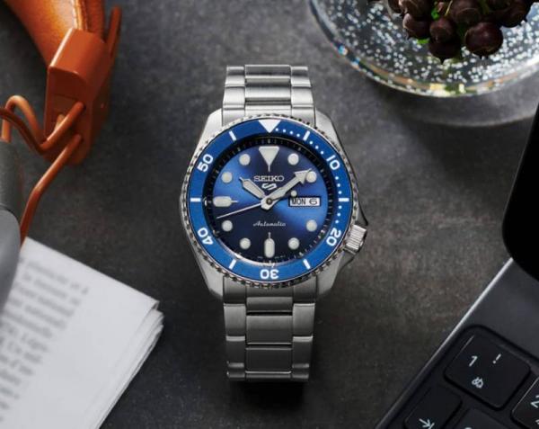 Sei.ko 5 Sports Automatic silver Blue