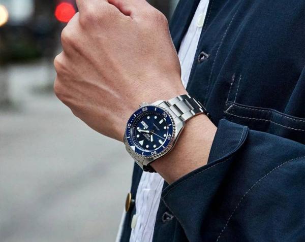 Sei.ko 5 Sports Automatic silver Blue