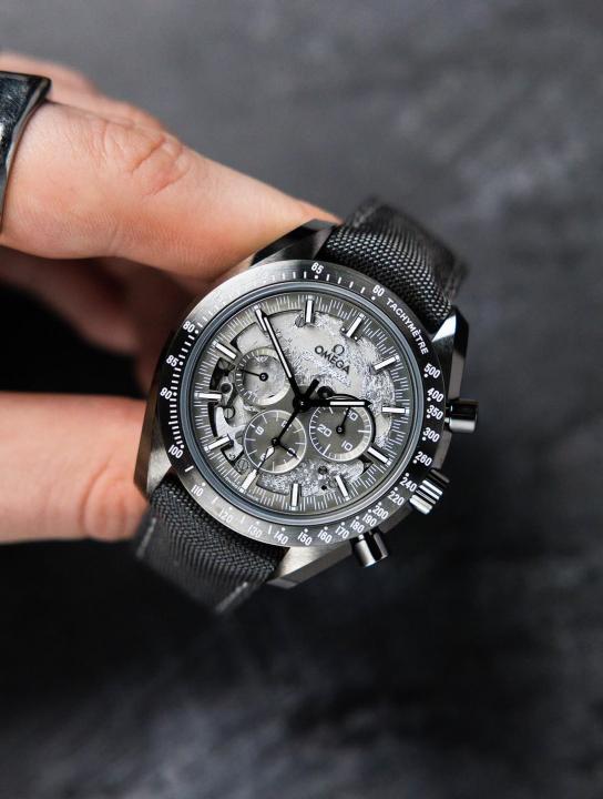 Omegg_a Speedmaster Dark Side of the Moon