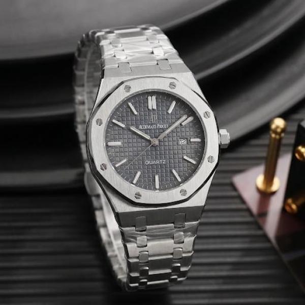 Aude.mars piguee_t Royal Oak Quartz