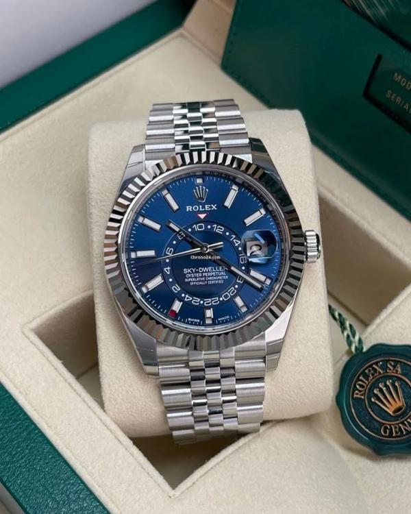 Role_x Oyster Perpetual Sky Dweller Silver-Blue