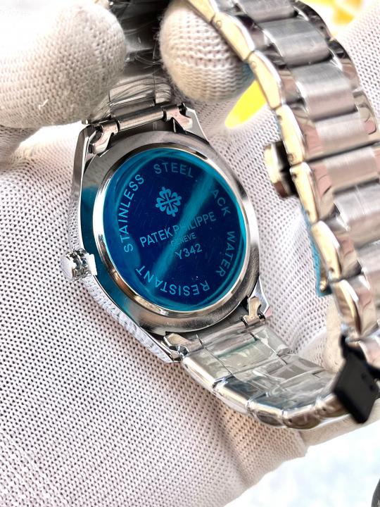 Pa.tek Philipp_e Sekeleton Quartz