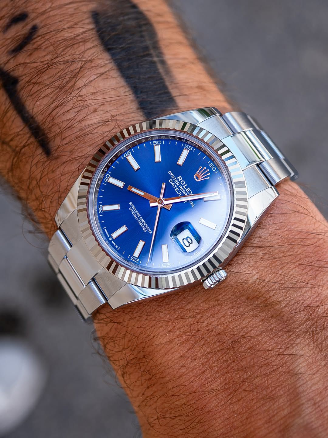 ROL.EX DATE-JUST 41mm OYSTER ON A BLUE SKY DIAL
