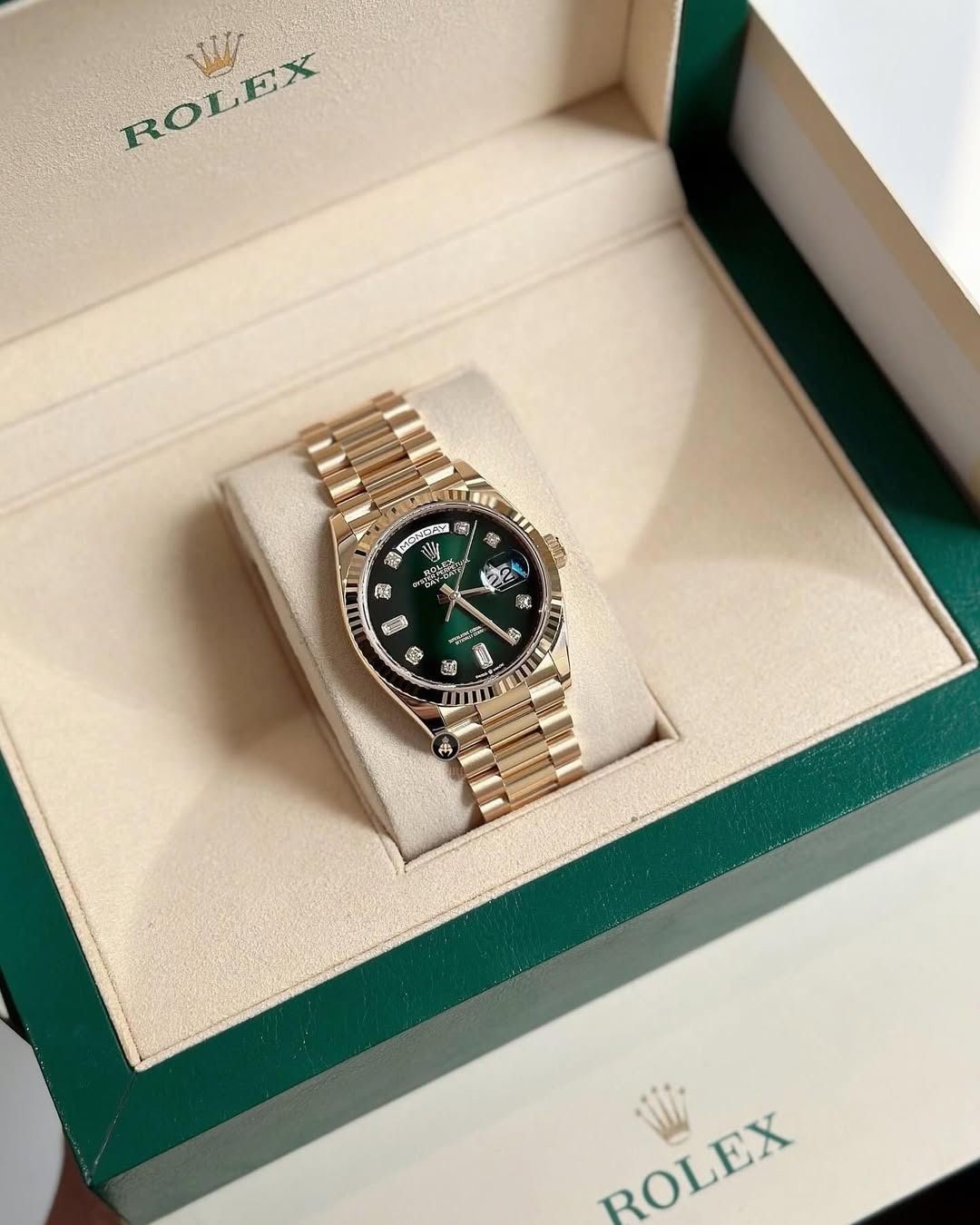 Rol.ex Oyster Perpetual Day Date 40 Battery