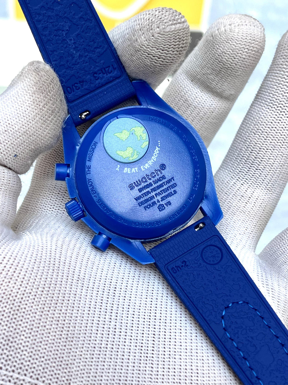 Om.ega Swatch Moon