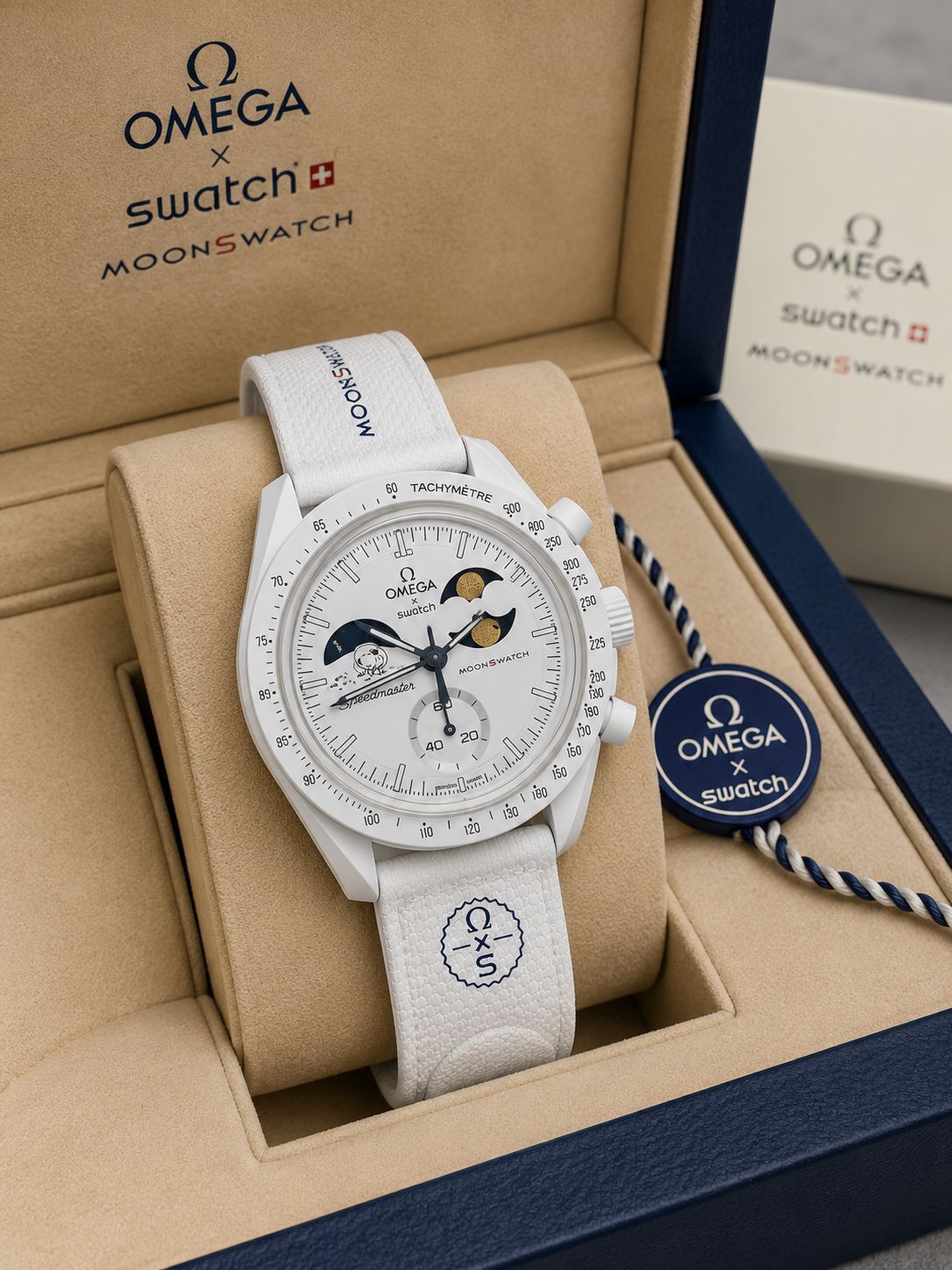 Om.ega Swatch Moon