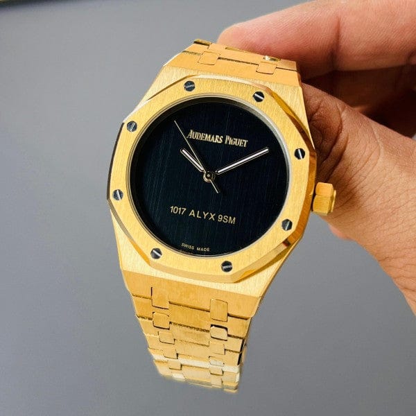 Aude.mars Piguet Royal Oak Quartz Black Gold