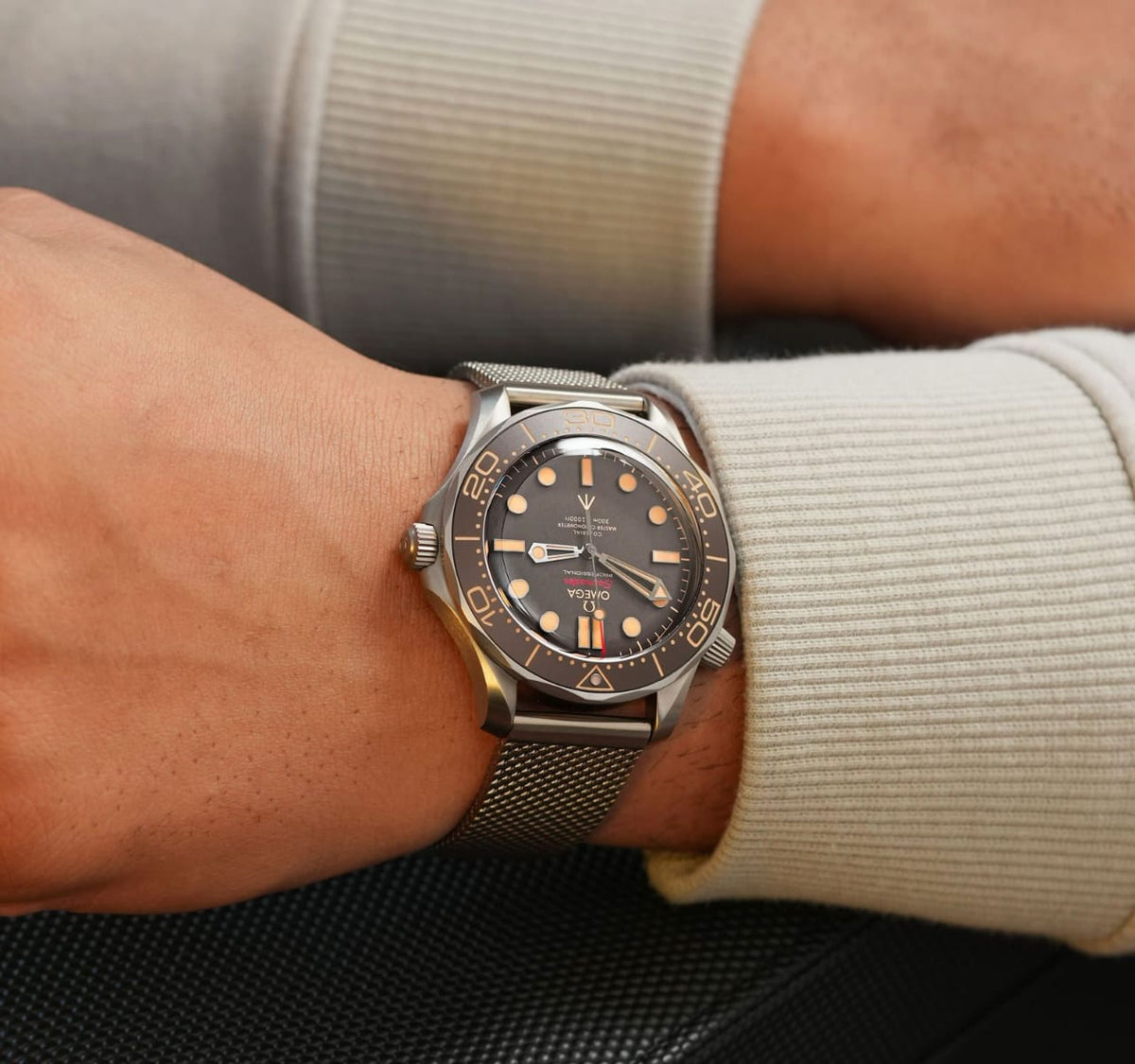 Om.ega Seamaster Diver 300 Automatic Maroon Ring