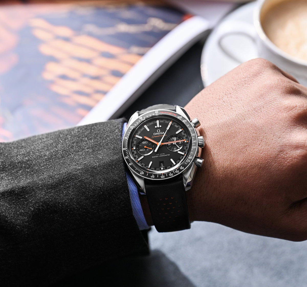 Om.ega Speedmaster Moonwatch Professional