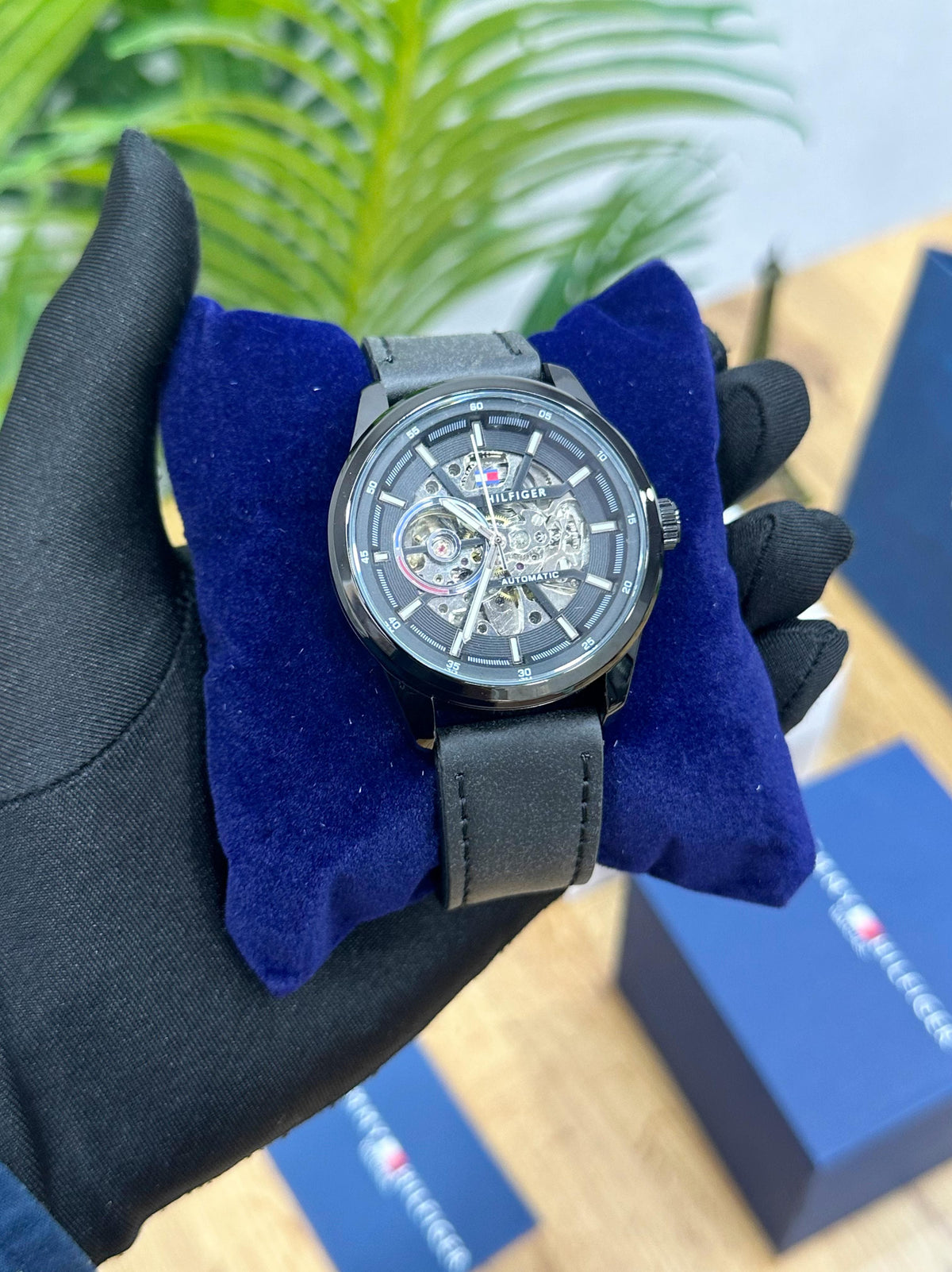 EVER ROCKING! TOMMY HILFIGER ALL BLACK