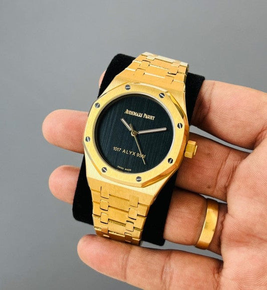 Aude.mars Piguet Royal Oak Quartz Black Gold