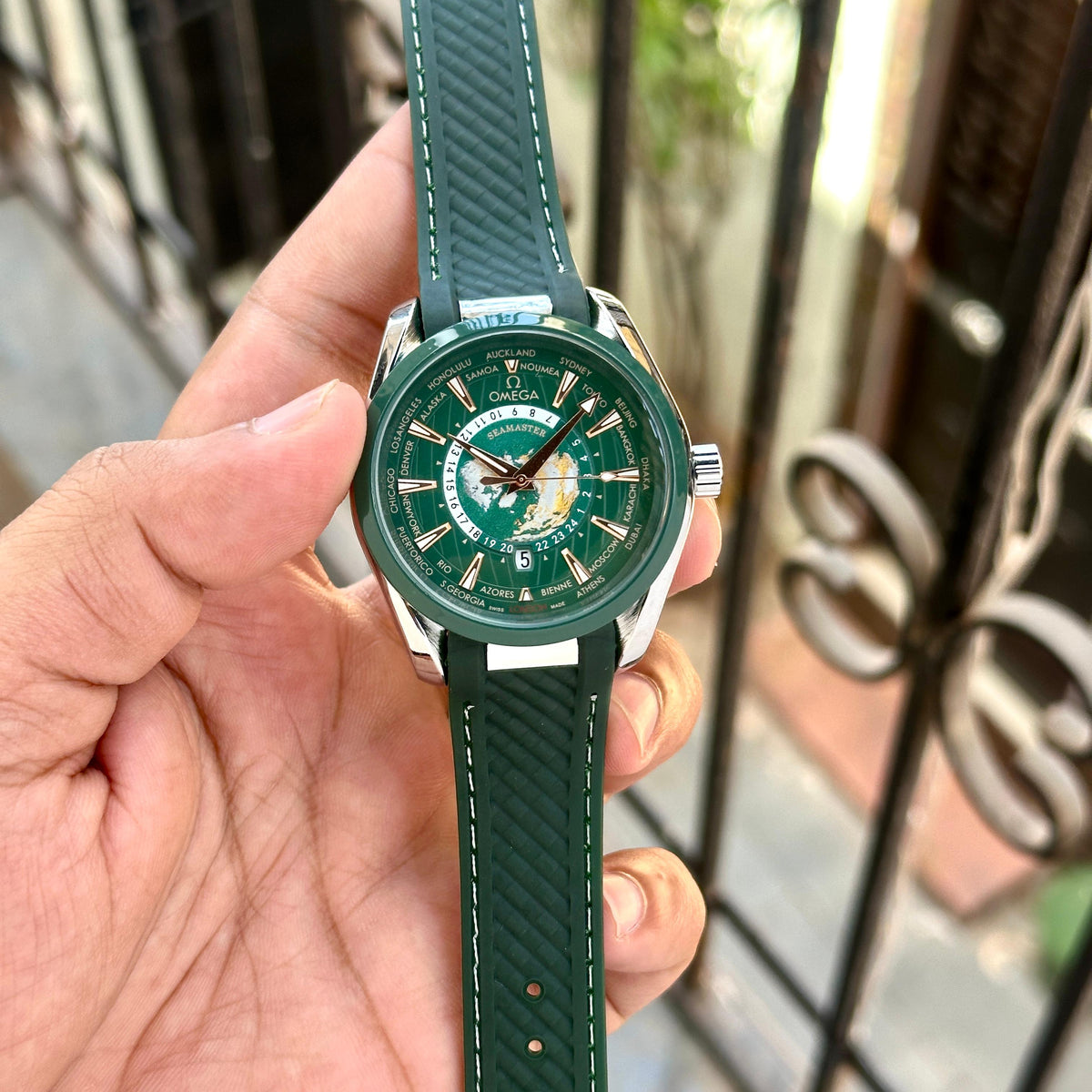 Om.ega Seamaster World Map