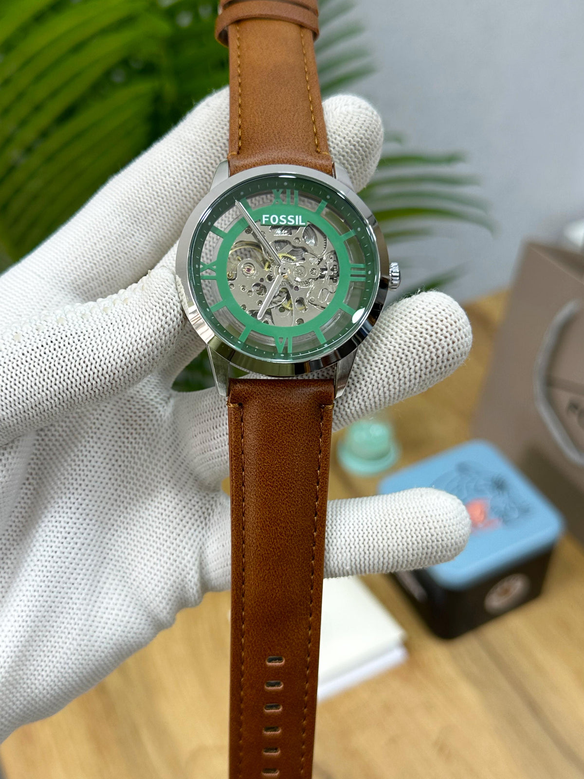 FOS.SIL TOWNSMAN GREEN FIGURE DETAILING WITH BACK OPEN