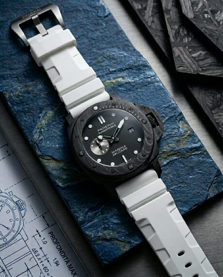 Lumi.nor Panerai Luminor Submersible