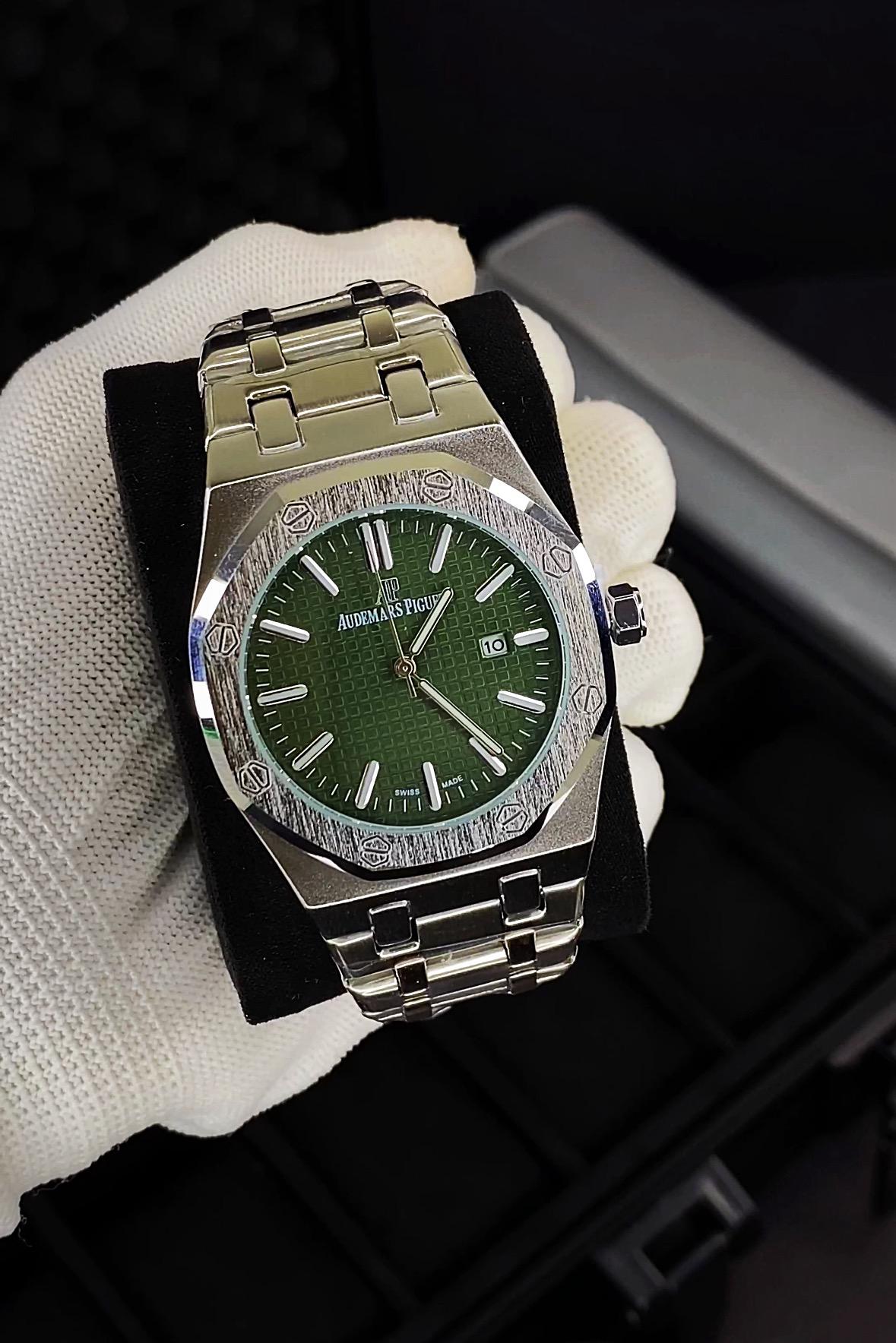 Aude.mars Piguet Royal Oak Quartz Silver-Black