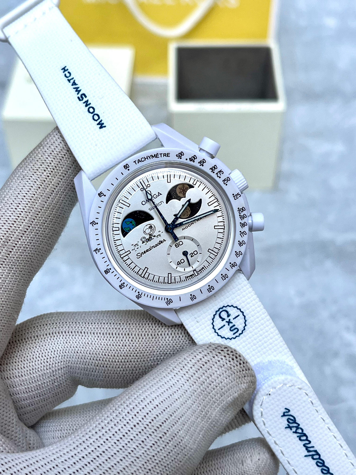 Om.ega Swatch Moon