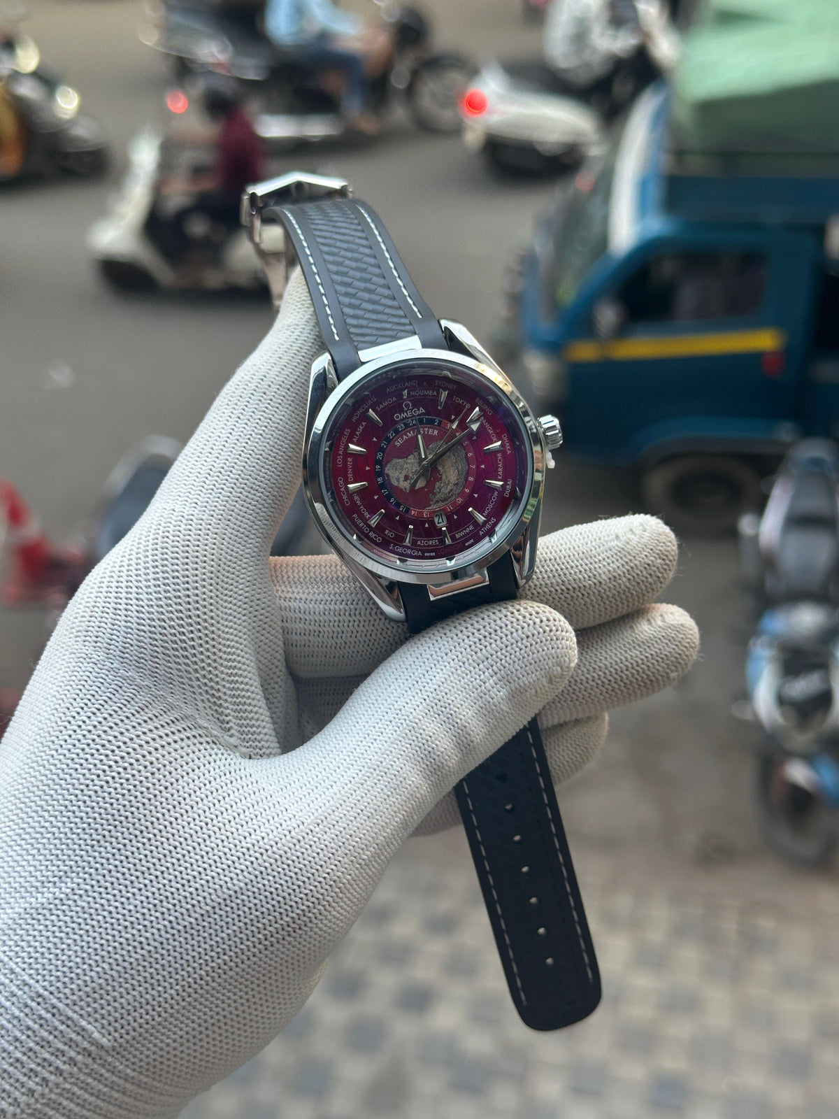 Om.ega Seamaster