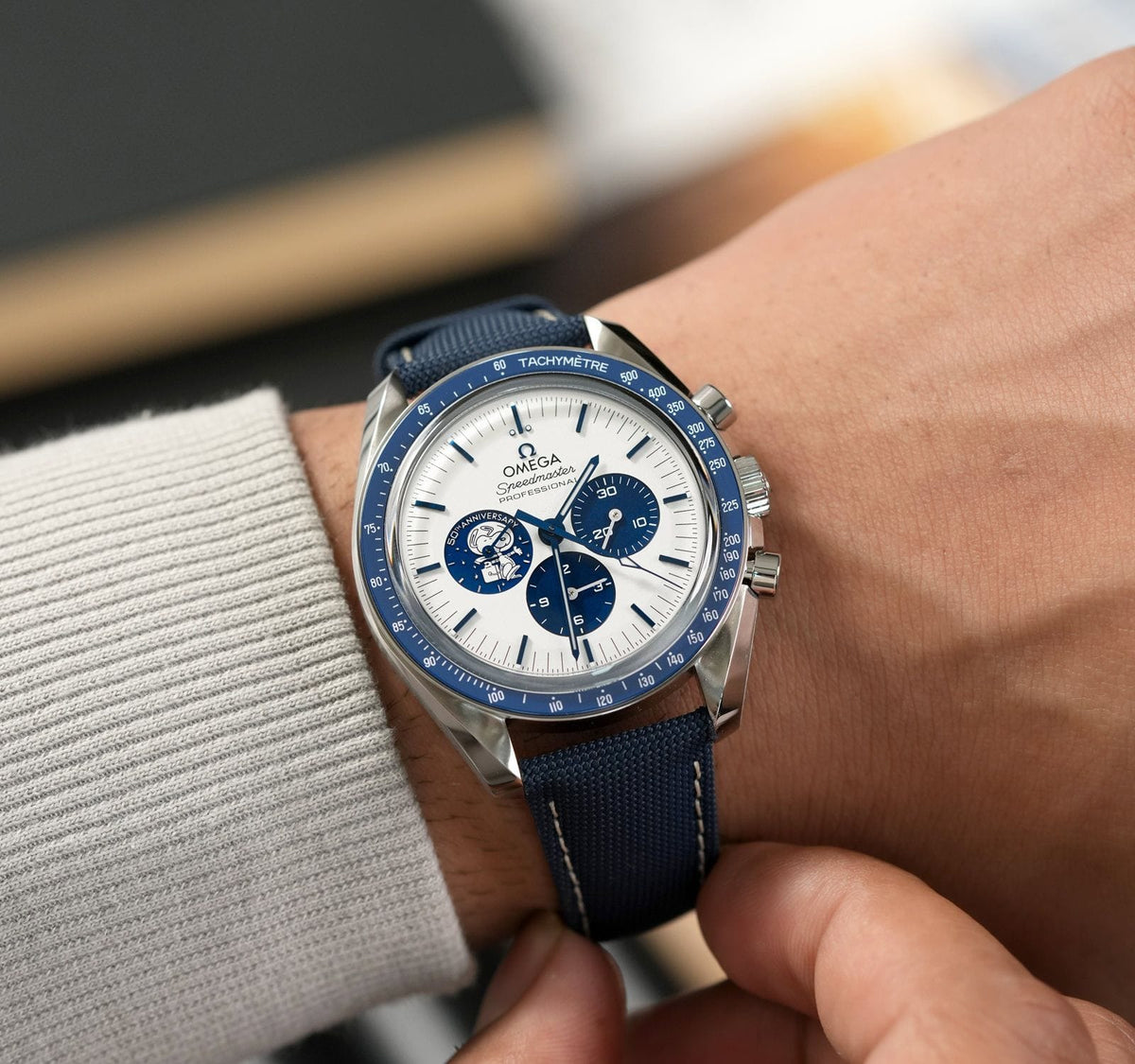 Om.ega speedmaster Snoopy 50Th Anniversary