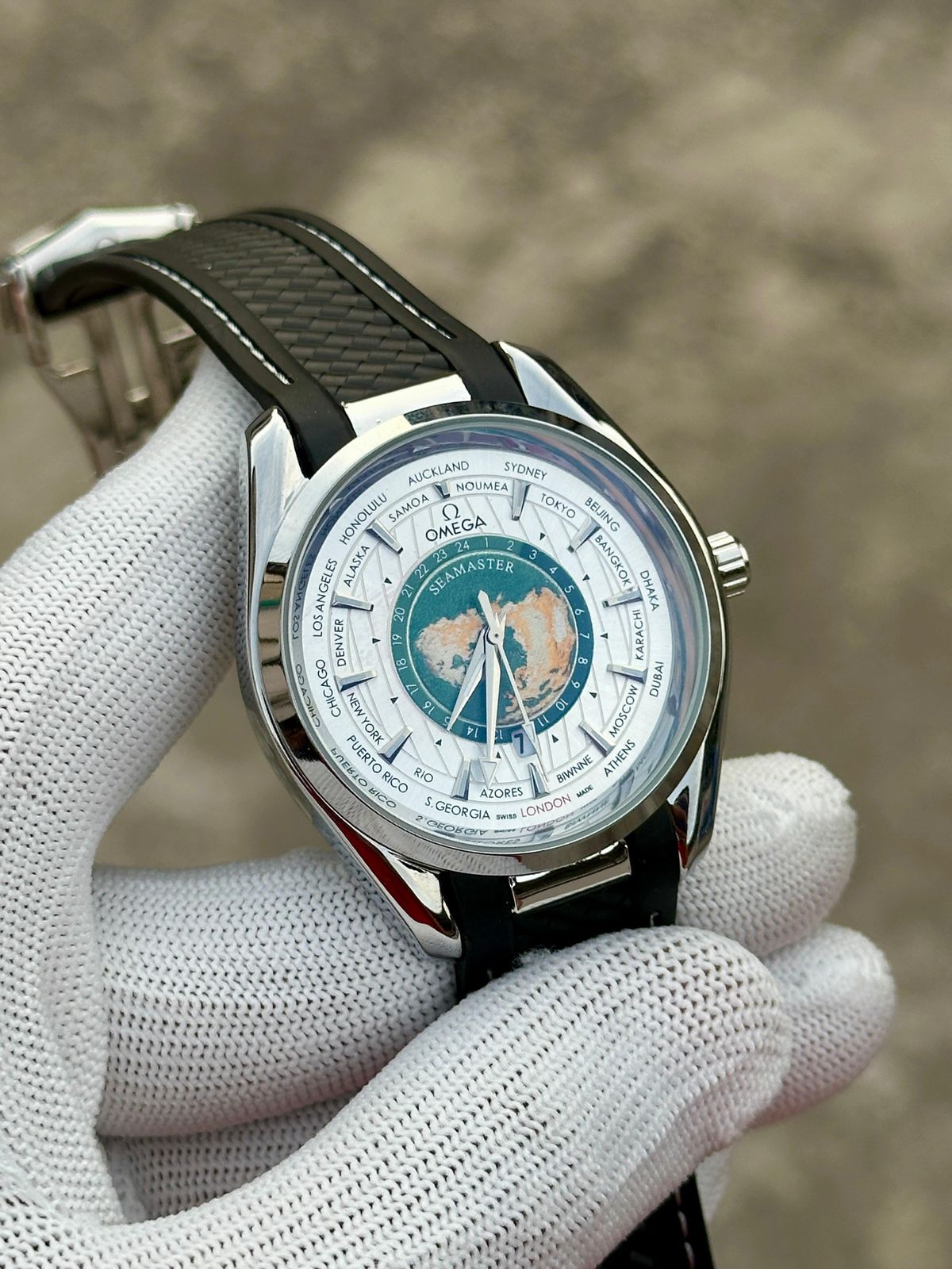 Om.ega Seamaster