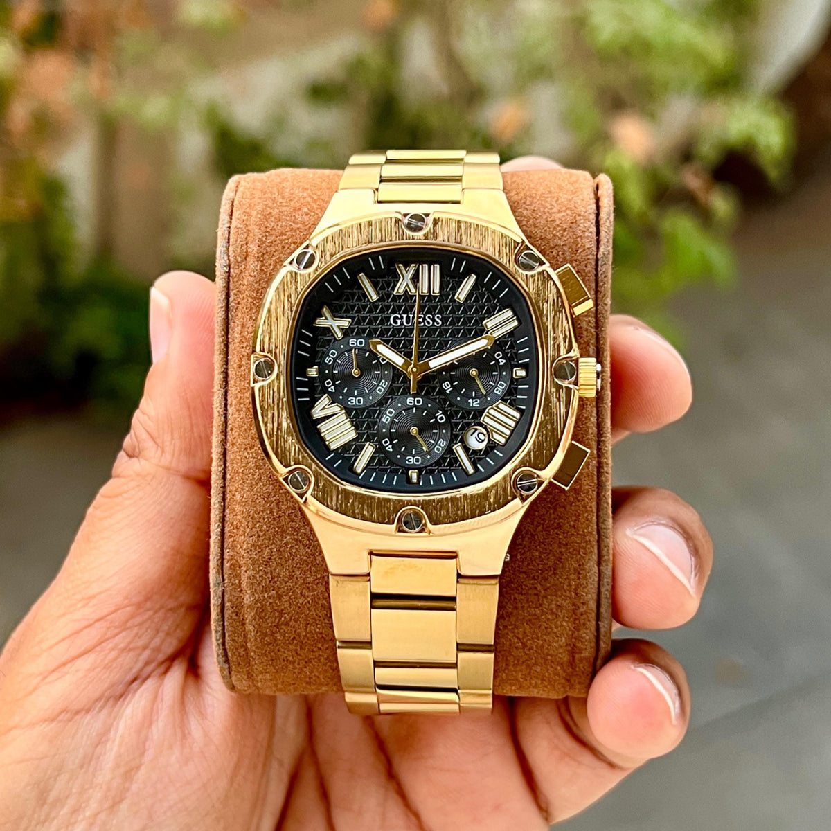 Gu.ess Square Chronograph Gold-Black